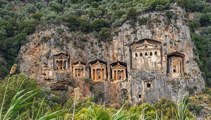 Ankara-Hattusa-Amasya (380 km)